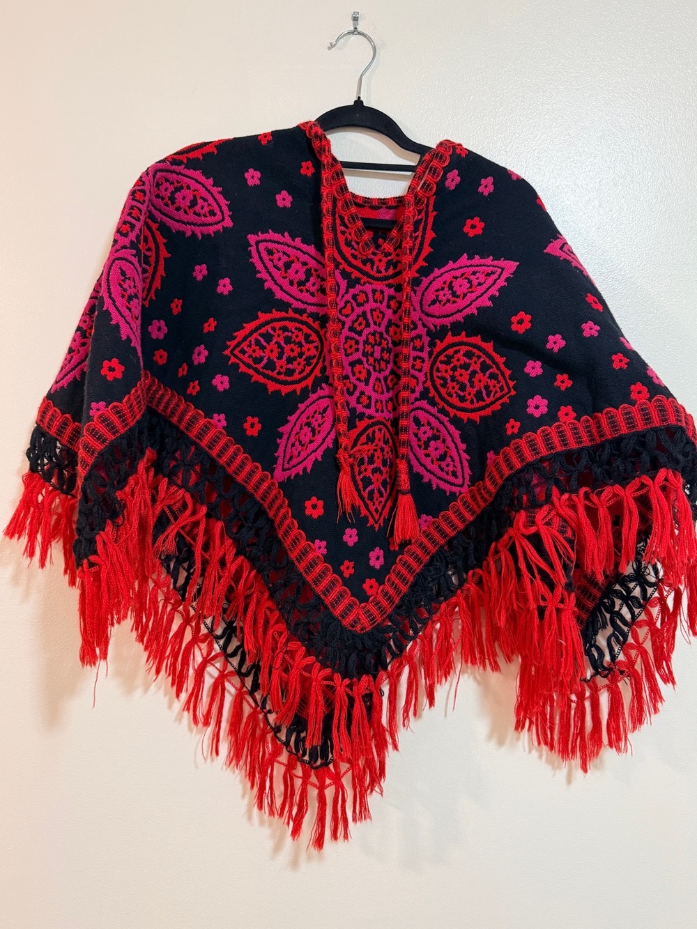 Vintage 60s Reversable Groovy Psychedelic Flower Knit Tapestry Fringe Poncho
